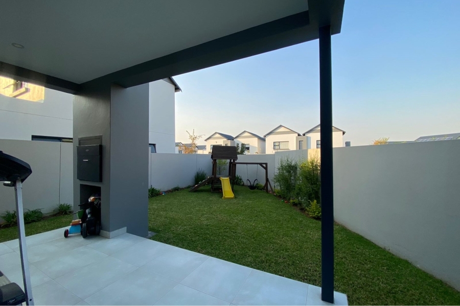 3 Bedroom Property for Sale in Broadacres Gauteng