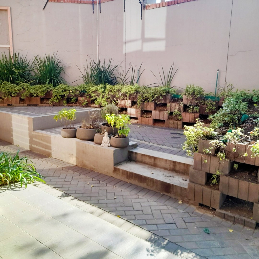 2 Bedroom Property for Sale in Bryanston Gauteng