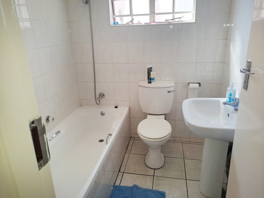 2 Bedroom Property for Sale in Houghton Estate Gauteng