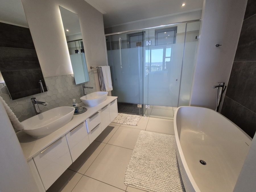 4 Bedroom Property for Sale in Rosebank Gauteng