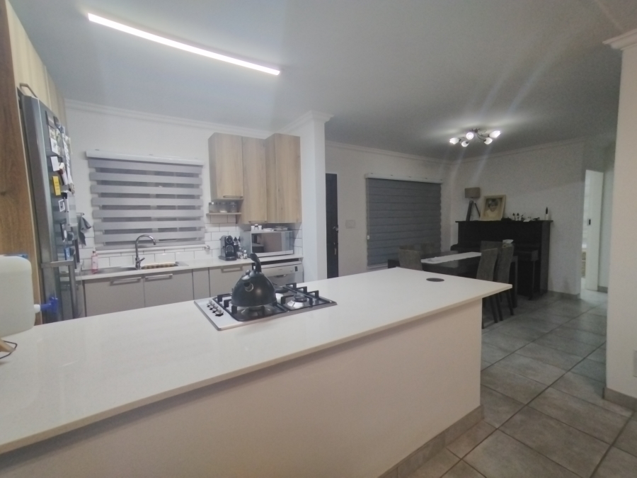 2 Bedroom Property for Sale in Elardus Park Gauteng
