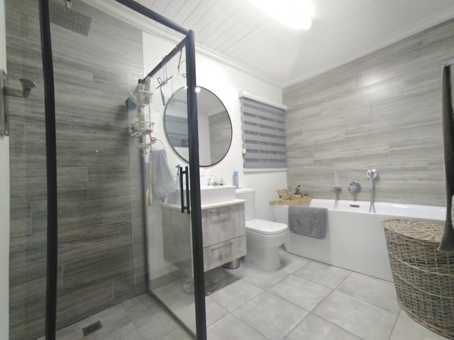 2 Bedroom Property for Sale in Elardus Park Gauteng