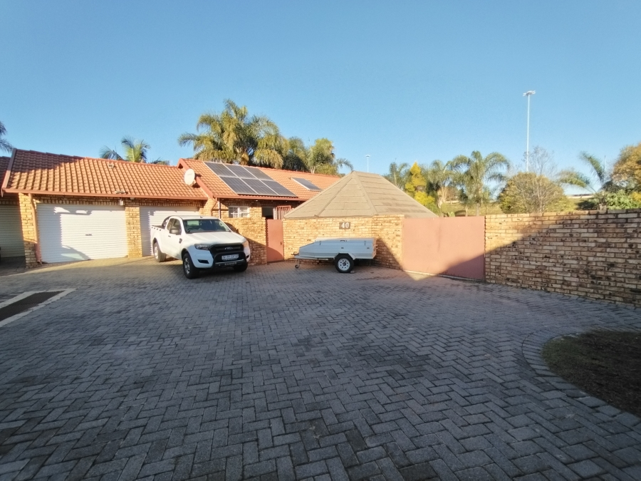 2 Bedroom Property for Sale in Elardus Park Gauteng