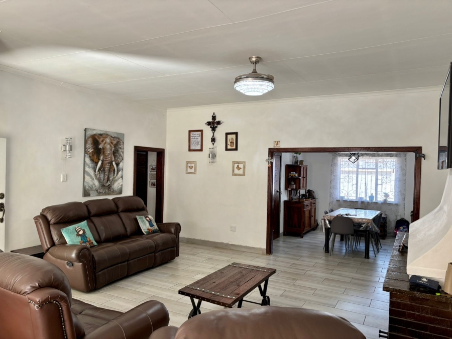 5 Bedroom Property for Sale in Parkdene Gauteng