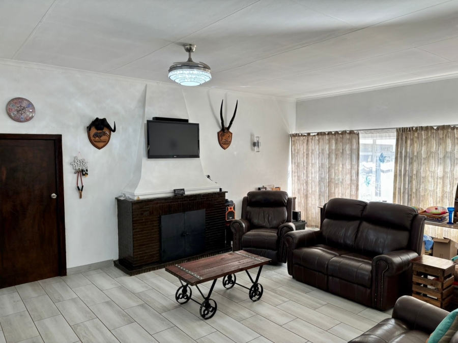 5 Bedroom Property for Sale in Parkdene Gauteng