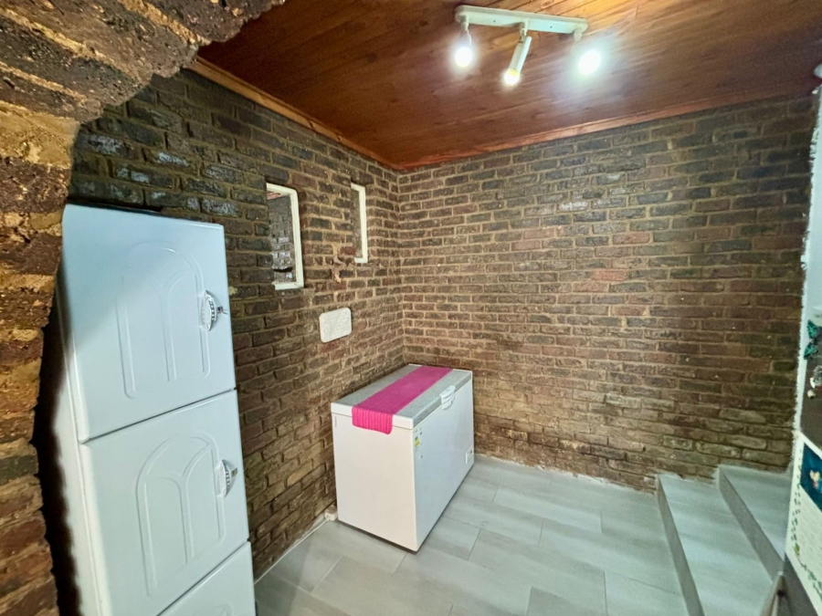 5 Bedroom Property for Sale in Parkdene Gauteng