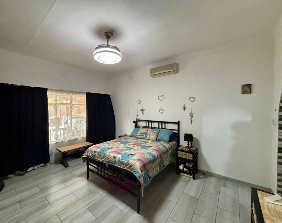 5 Bedroom Property for Sale in Parkdene Gauteng