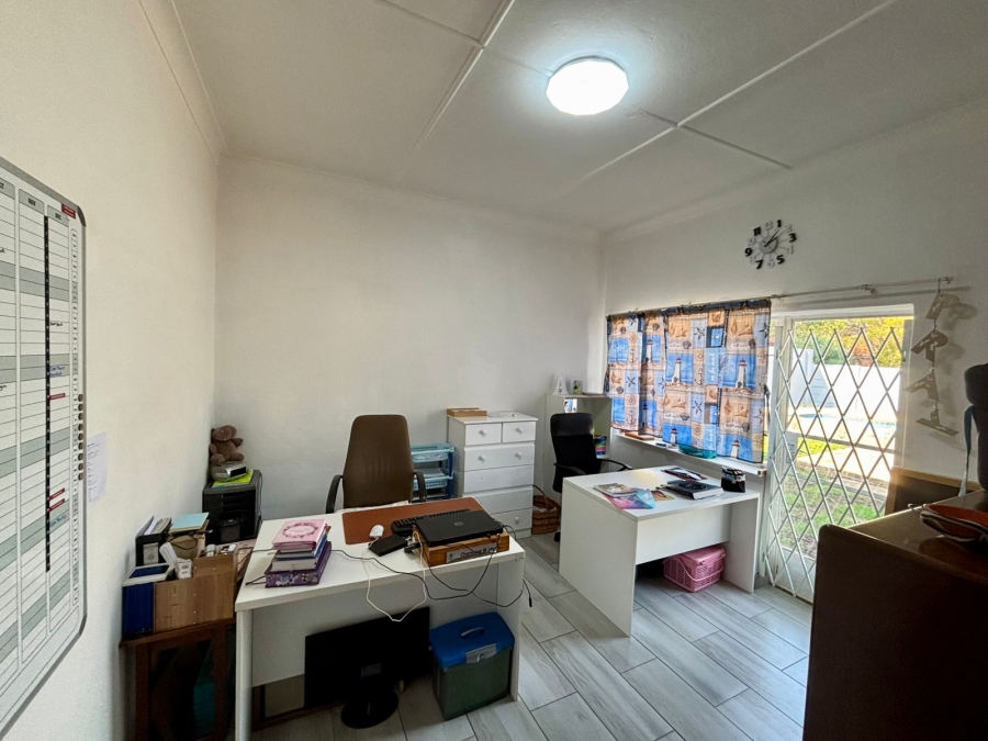 5 Bedroom Property for Sale in Parkdene Gauteng