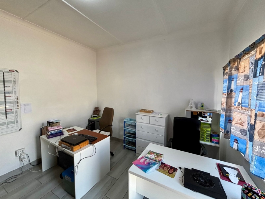 5 Bedroom Property for Sale in Parkdene Gauteng