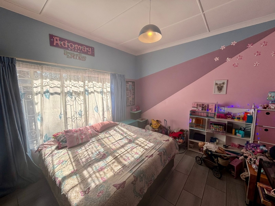 5 Bedroom Property for Sale in Parkdene Gauteng