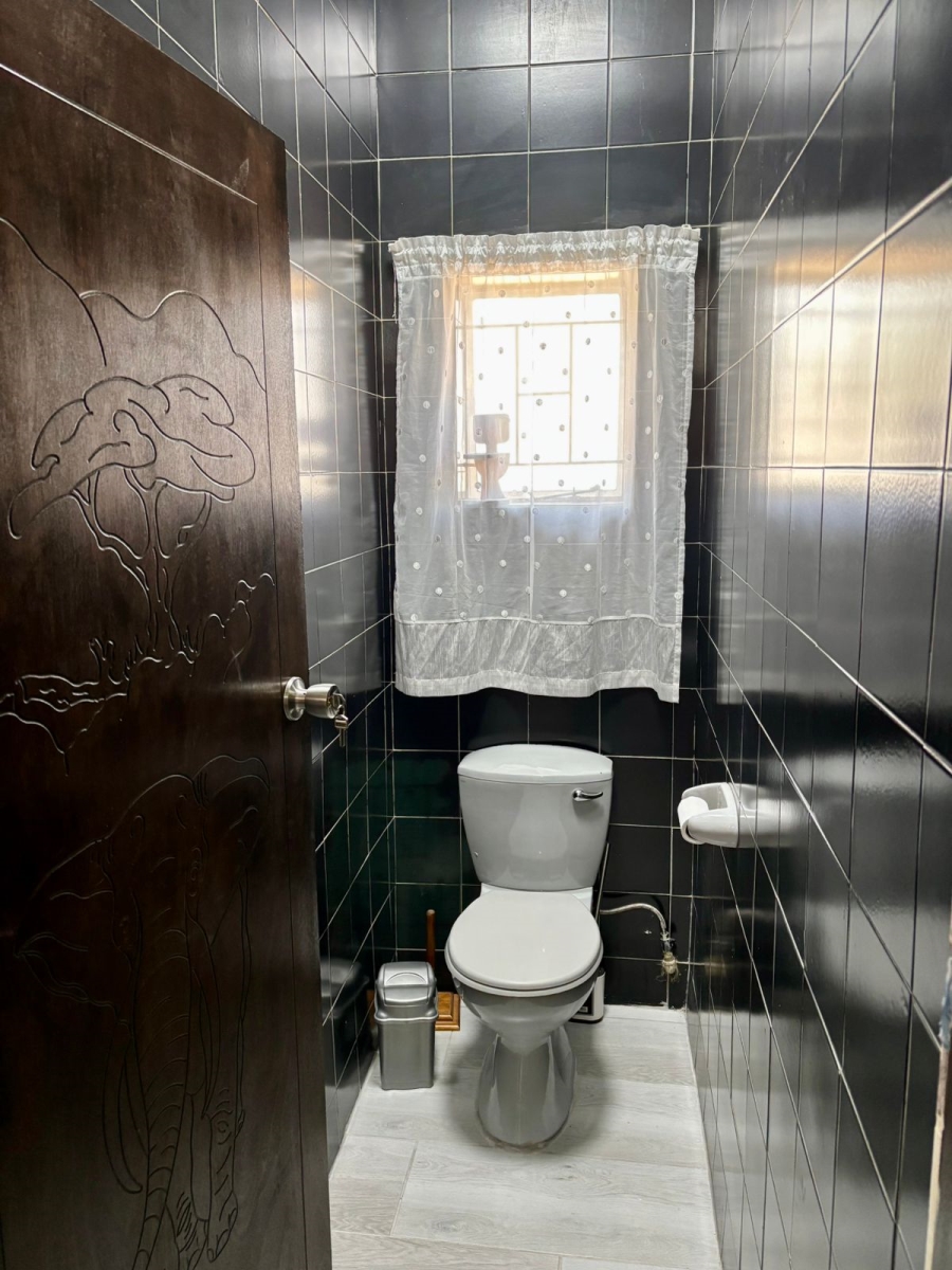 5 Bedroom Property for Sale in Parkdene Gauteng