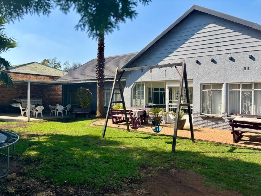 5 Bedroom Property for Sale in Parkdene Gauteng