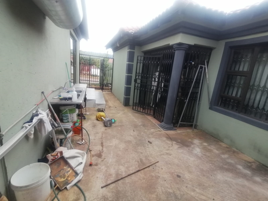 3 Bedroom Property for Sale in Lotus Gardens Gauteng