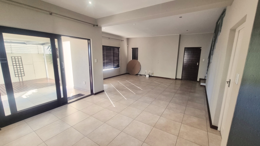 To Let 3 Bedroom Property for Rent in Broadacres Gauteng