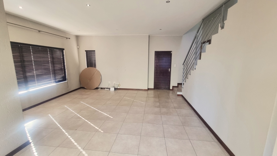 To Let 3 Bedroom Property for Rent in Broadacres Gauteng