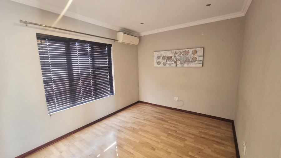 To Let 3 Bedroom Property for Rent in Broadacres Gauteng