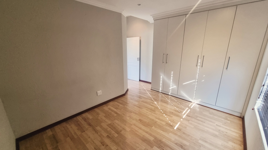 To Let 3 Bedroom Property for Rent in Broadacres Gauteng