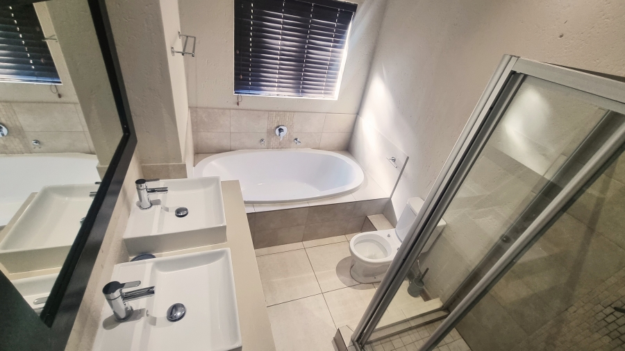 To Let 3 Bedroom Property for Rent in Broadacres Gauteng
