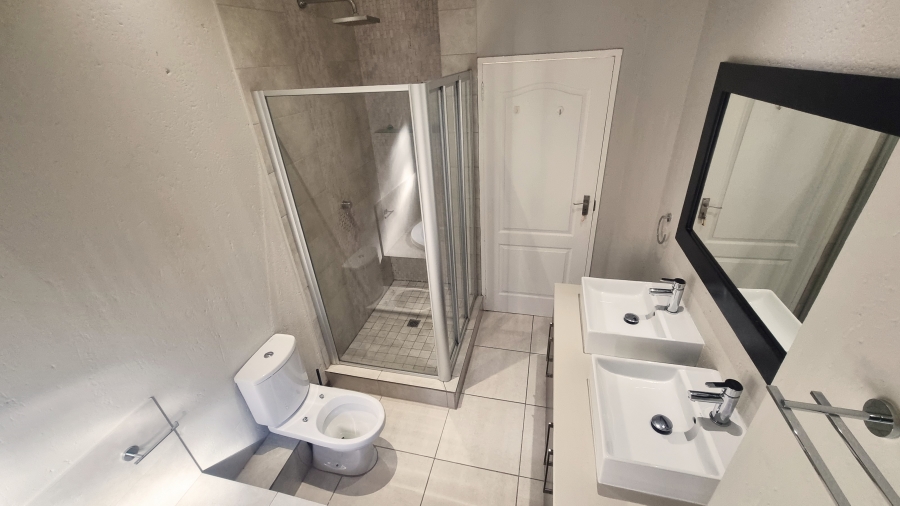 To Let 3 Bedroom Property for Rent in Broadacres Gauteng