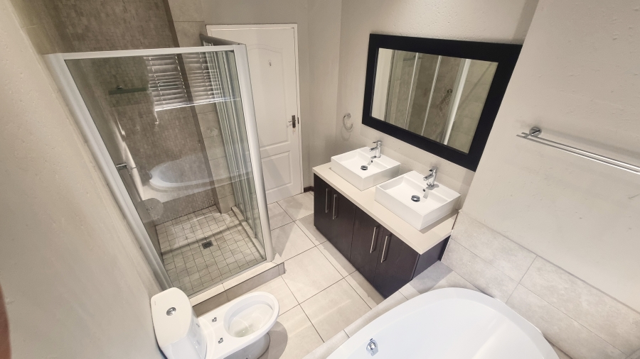 To Let 3 Bedroom Property for Rent in Broadacres Gauteng