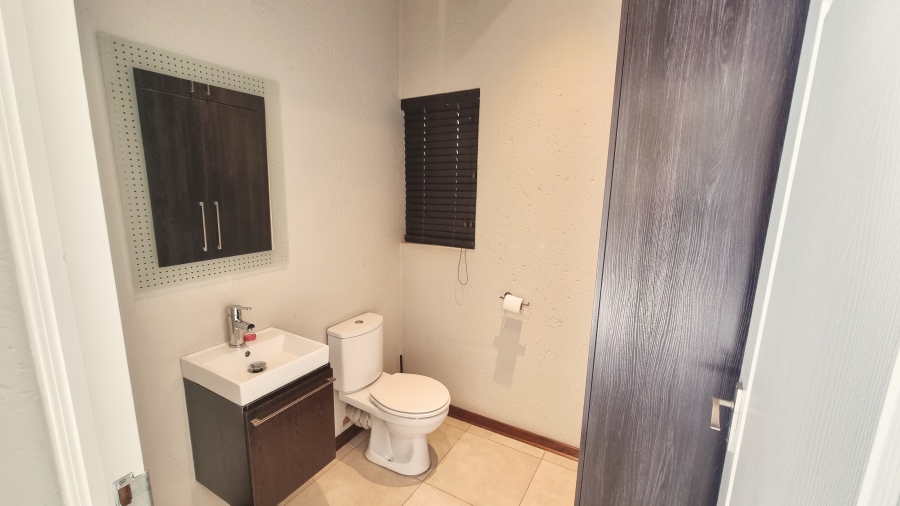To Let 3 Bedroom Property for Rent in Broadacres Gauteng