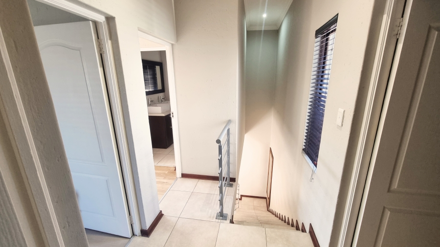 To Let 3 Bedroom Property for Rent in Broadacres Gauteng
