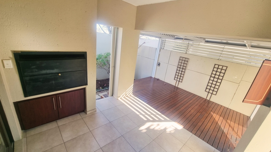 To Let 3 Bedroom Property for Rent in Broadacres Gauteng