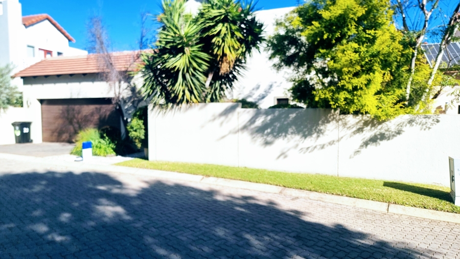 To Let 3 Bedroom Property for Rent in Broadacres Gauteng