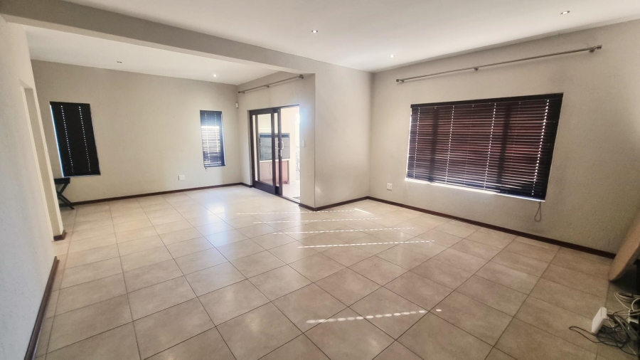 3 Bedroom Property for Sale in Broadacres Gauteng