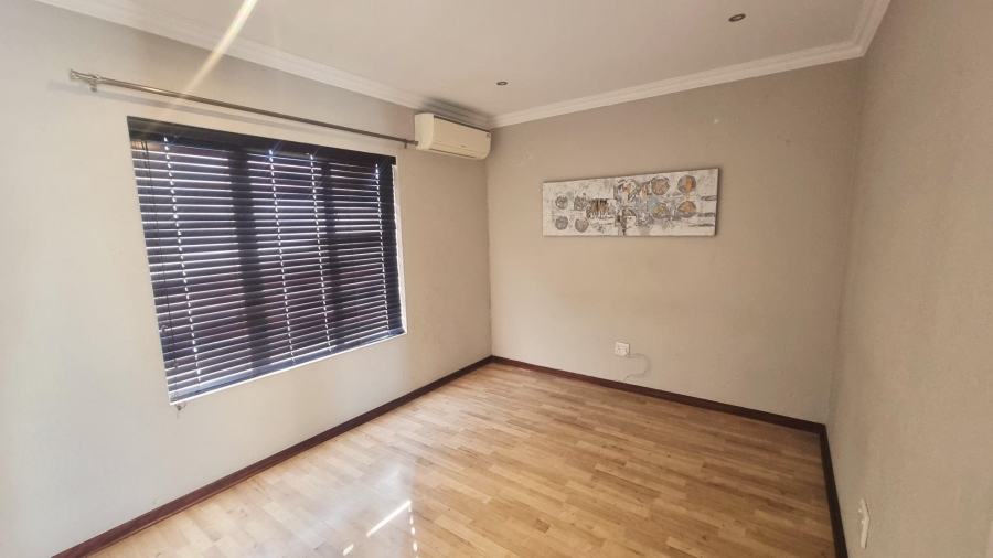 3 Bedroom Property for Sale in Broadacres Gauteng