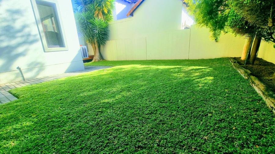 3 Bedroom Property for Sale in Broadacres Gauteng
