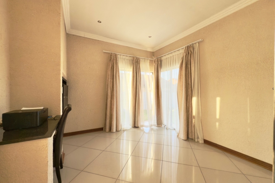 3 Bedroom Property for Sale in Rua Vista Gauteng