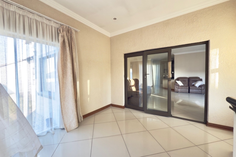 3 Bedroom Property for Sale in Rua Vista Gauteng