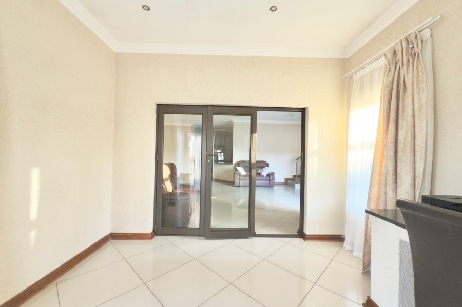 3 Bedroom Property for Sale in Rua Vista Gauteng