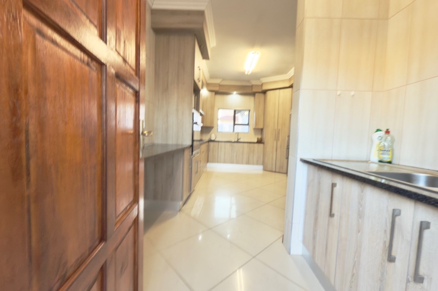 3 Bedroom Property for Sale in Rua Vista Gauteng