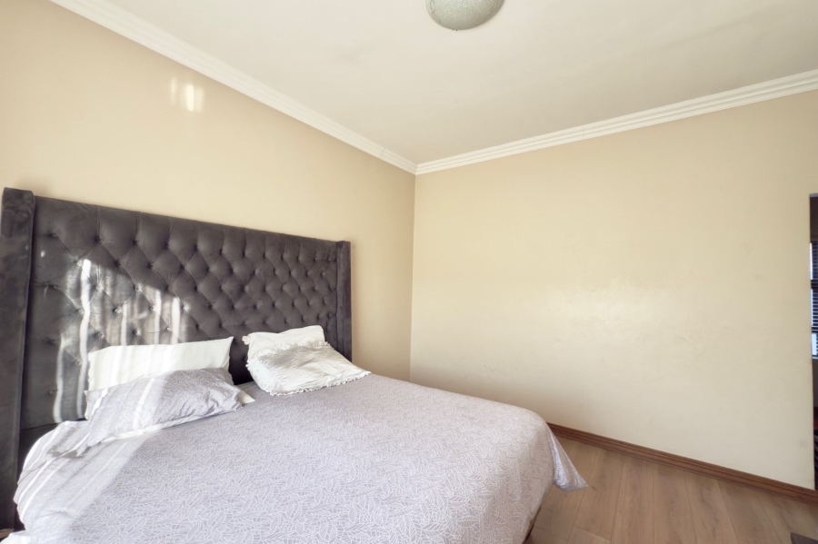 3 Bedroom Property for Sale in Rua Vista Gauteng