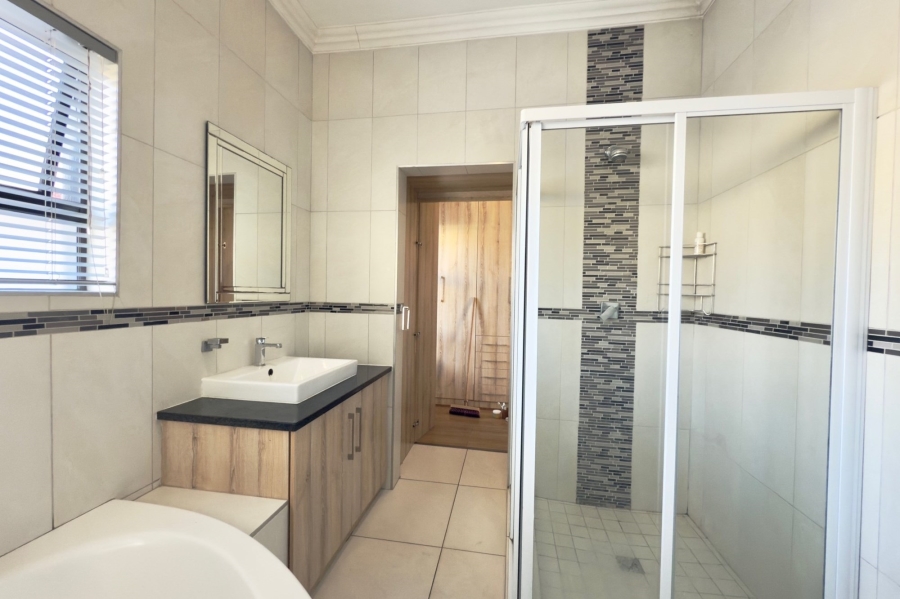 3 Bedroom Property for Sale in Rua Vista Gauteng