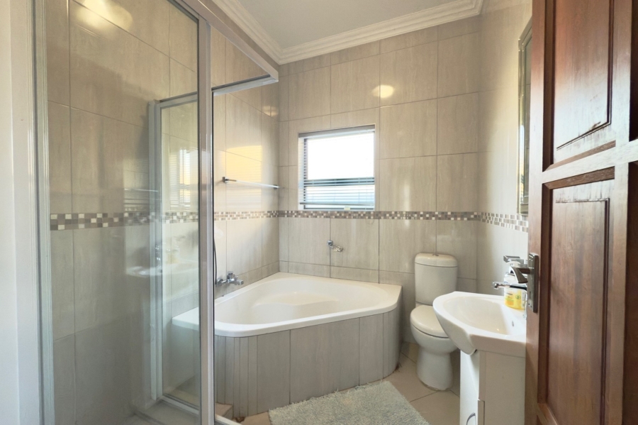3 Bedroom Property for Sale in Rua Vista Gauteng