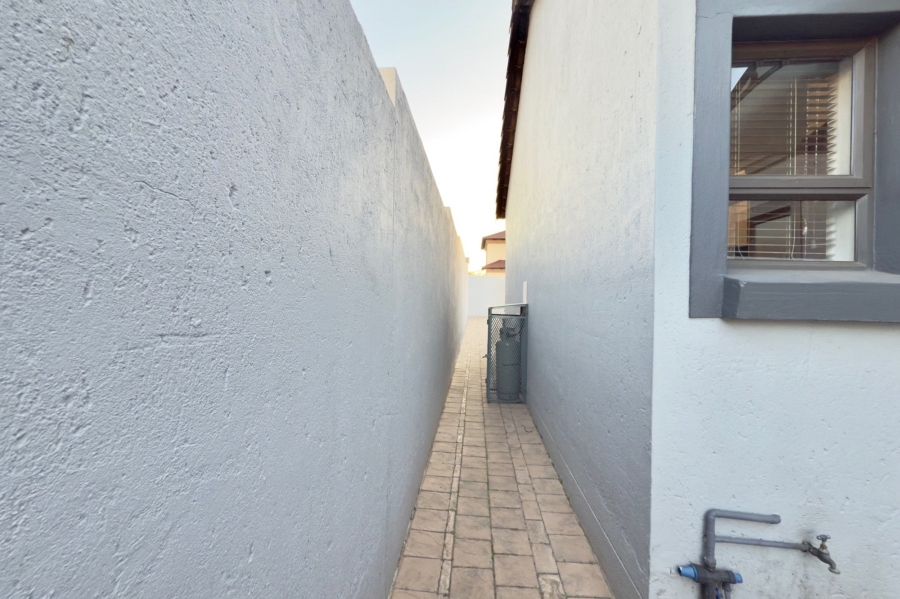 3 Bedroom Property for Sale in Rua Vista Gauteng