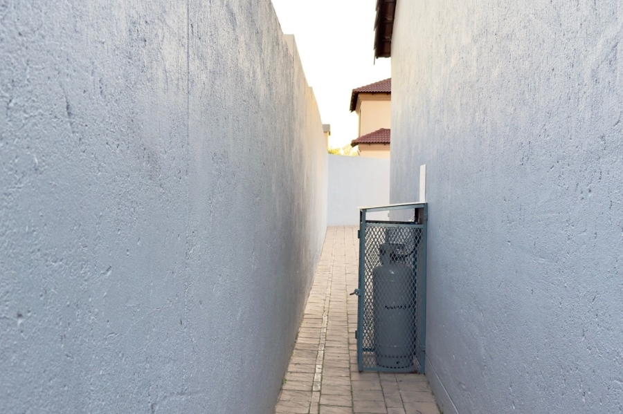 3 Bedroom Property for Sale in Rua Vista Gauteng