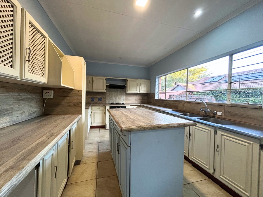 3 Bedroom Property for Sale in Zwartkop Gauteng