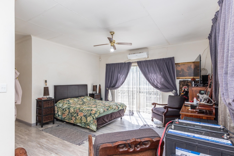 13 Bedroom Property for Sale in Poortview Gauteng