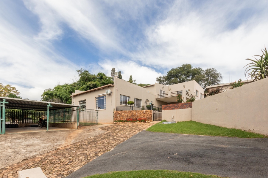 13 Bedroom Property for Sale in Poortview Gauteng