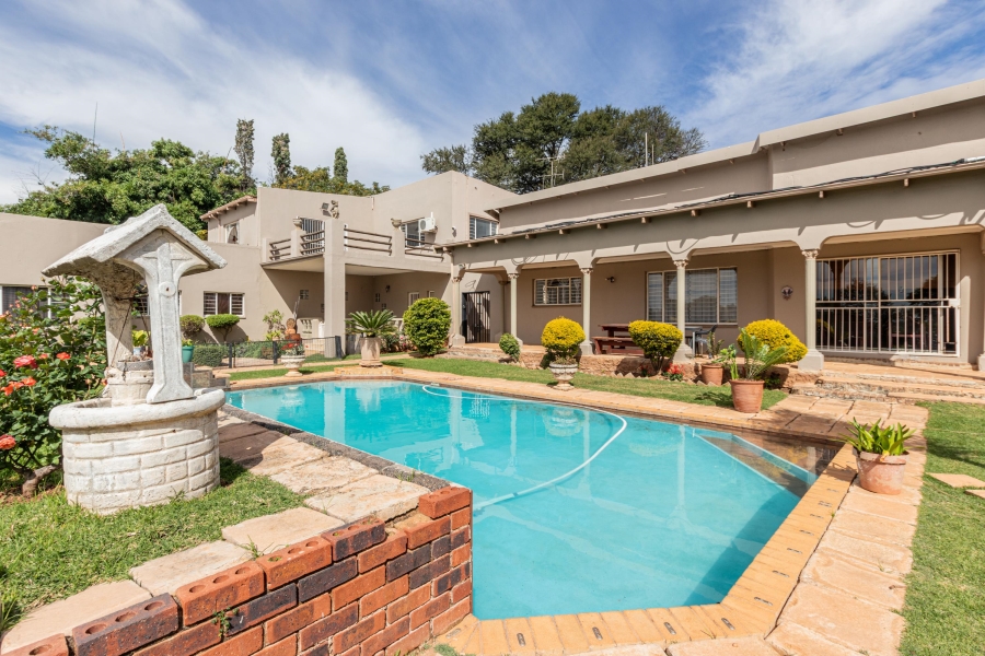 13 Bedroom Property for Sale in Poortview Gauteng