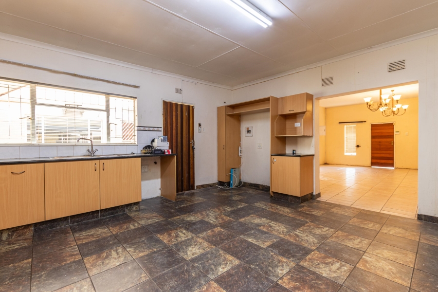 13 Bedroom Property for Sale in Poortview Gauteng