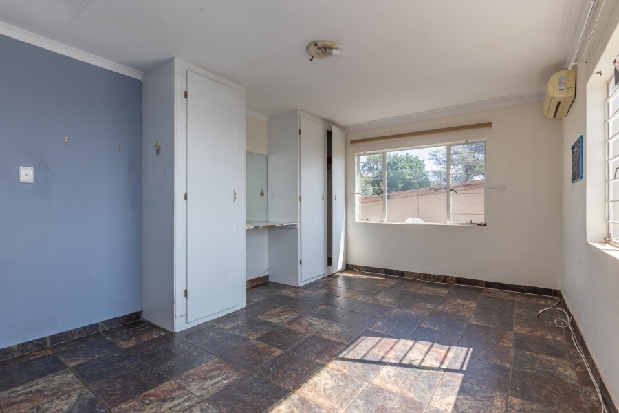 13 Bedroom Property for Sale in Poortview Gauteng