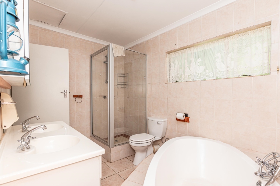 13 Bedroom Property for Sale in Poortview Gauteng