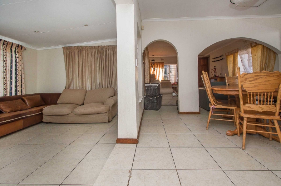 3 Bedroom Property for Sale in Roodekrans Gauteng