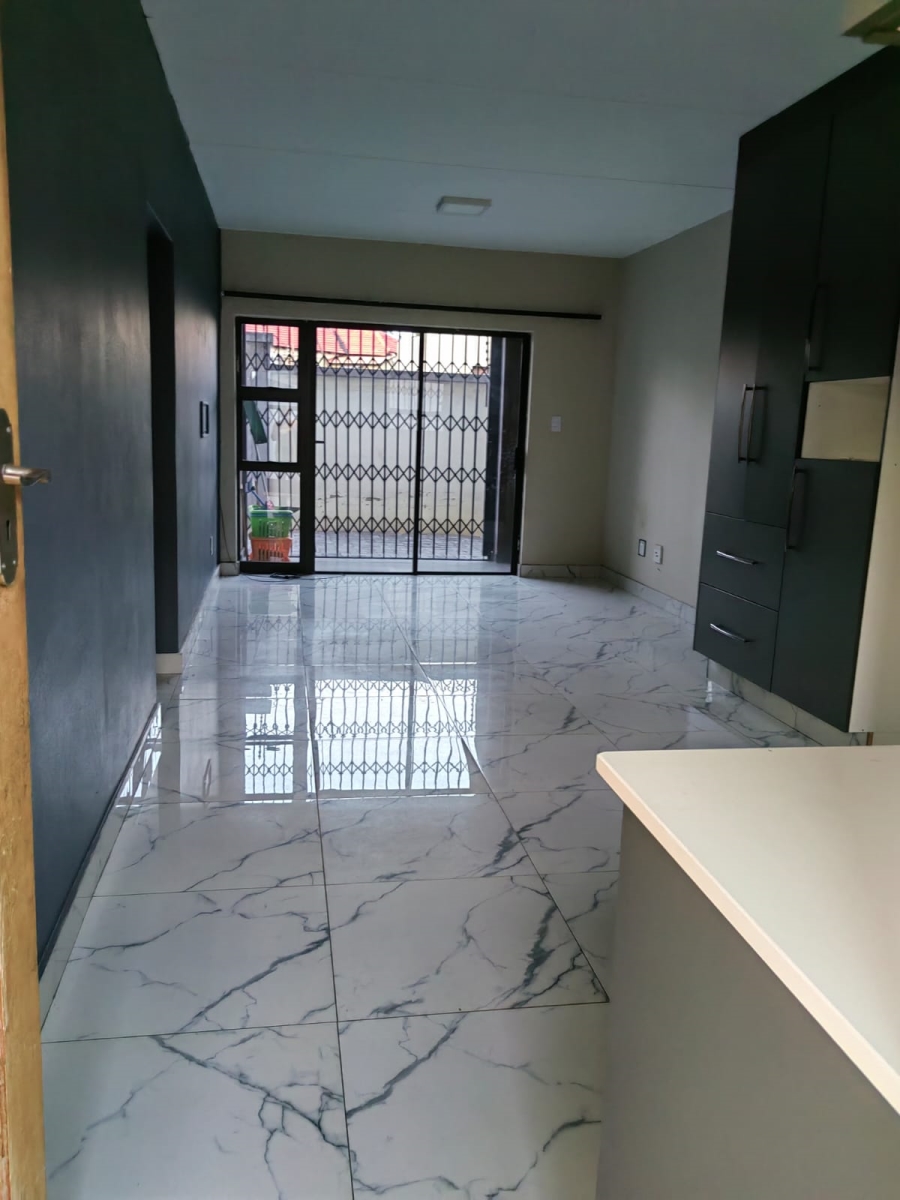 2 Bedroom Property for Sale in Witpoortjie Gauteng