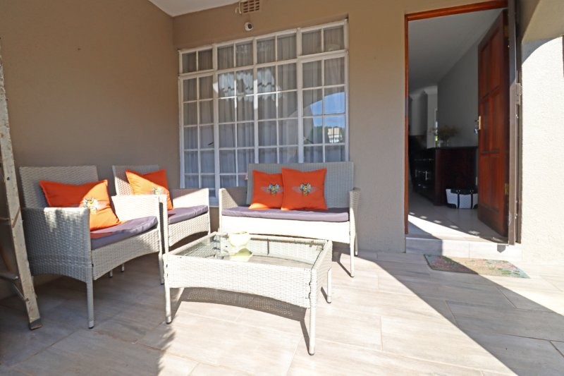 2 Bedroom Property for Sale in Robindale Gauteng